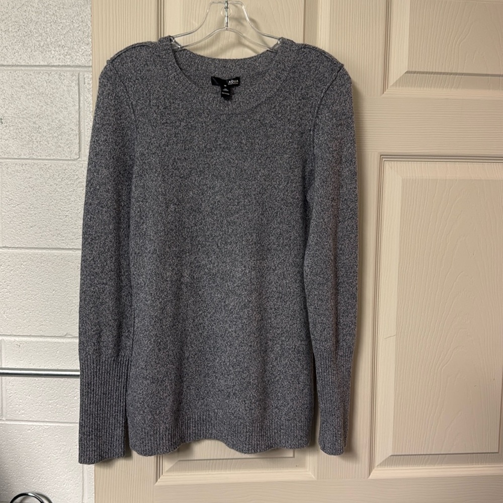 New with tags. Aqua longer cashmere sweater with seam detailing and rib detail